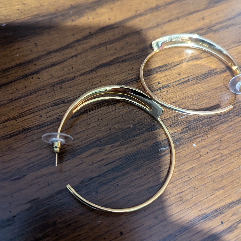Butler Hooped Earrings - Picture 6 of 6